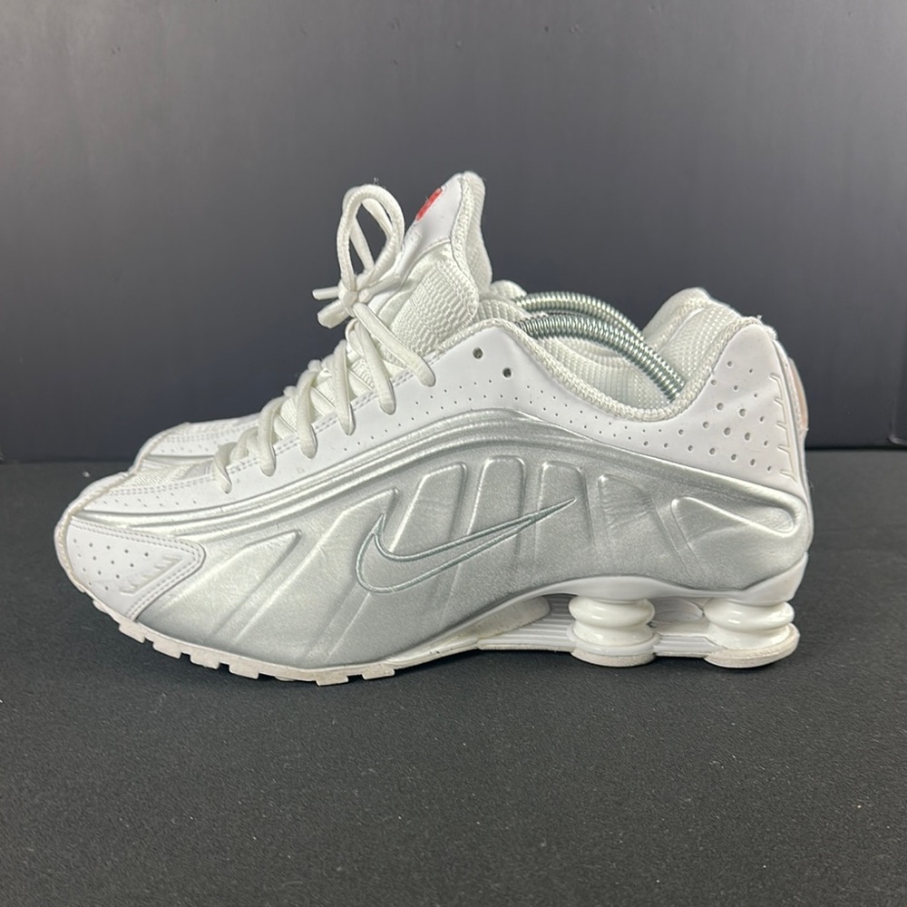 NIKE SHOX R4 White (women’s white color way with Red accents)